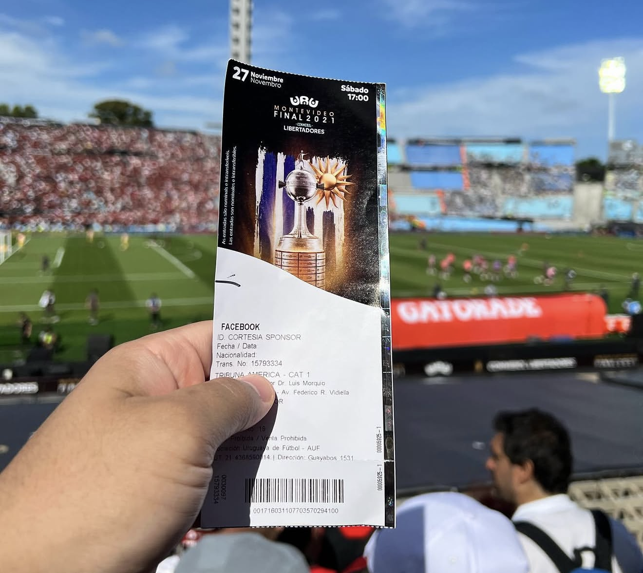 Ingresso na mão
